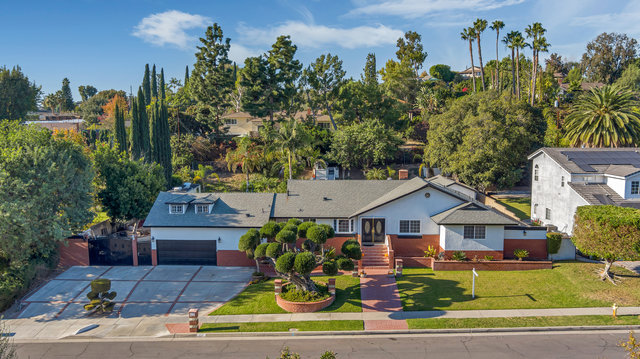 1247 Pine Edge Dr
